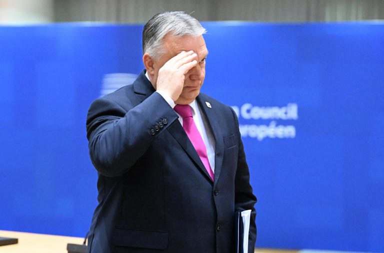 Orbán Balázs elmagyarázta, Orbán Viktor miért választotta vétózás helyett a kisétálást