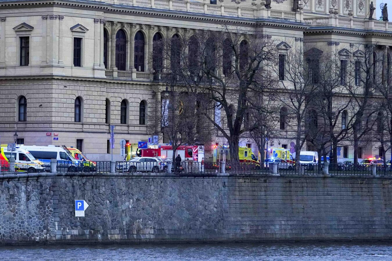 Tömeggyilkosság Prágában: ide vezet a mindent szabad felfogás