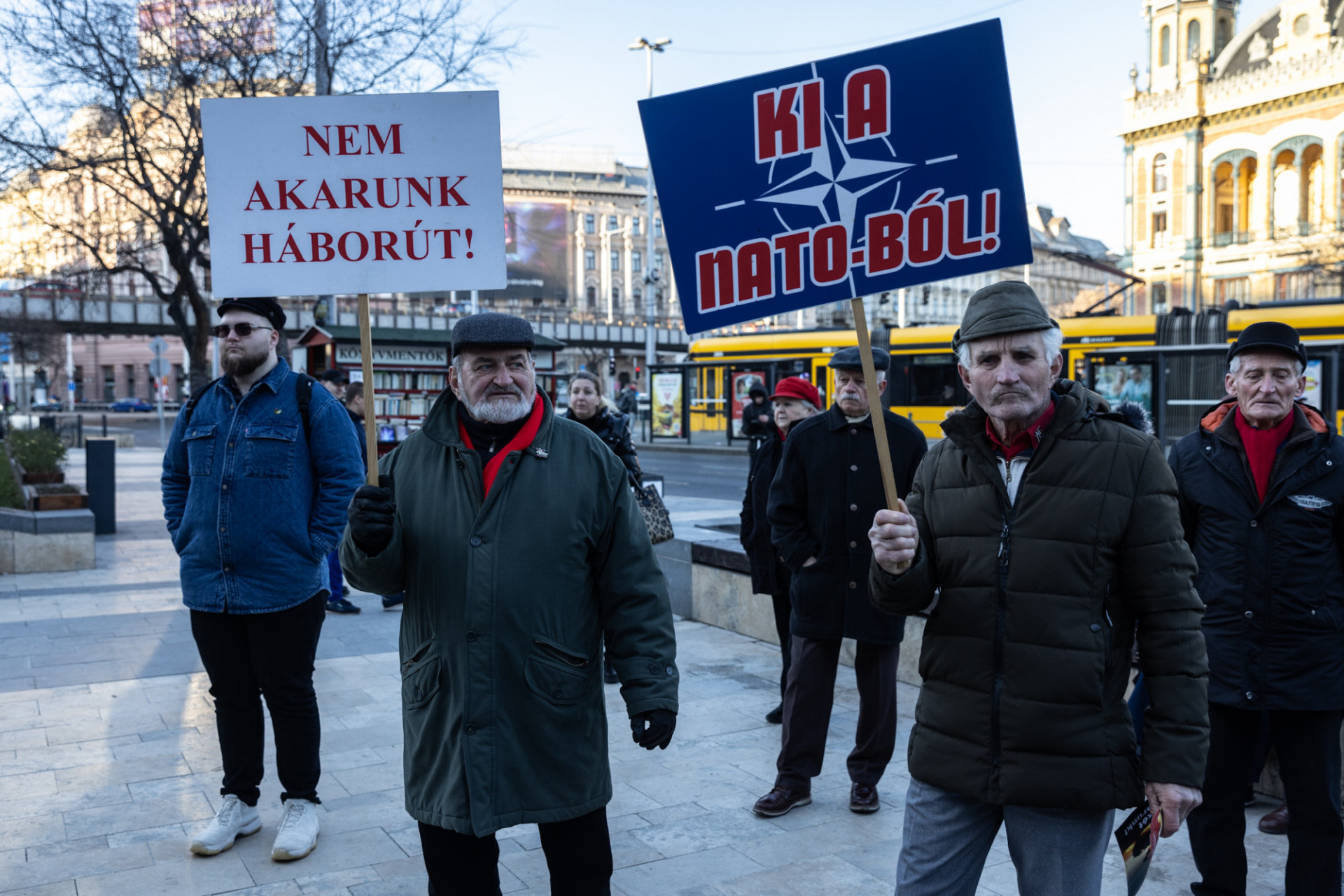 Meddig tűrjük, hogy az icike-picike Lettország belesodorjon minket egy nagy háborúba