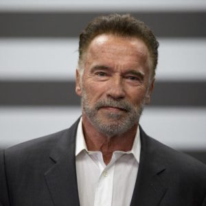 Őrizetbe vették Arnold Schwarzeneggert a müncheni repülőtéren