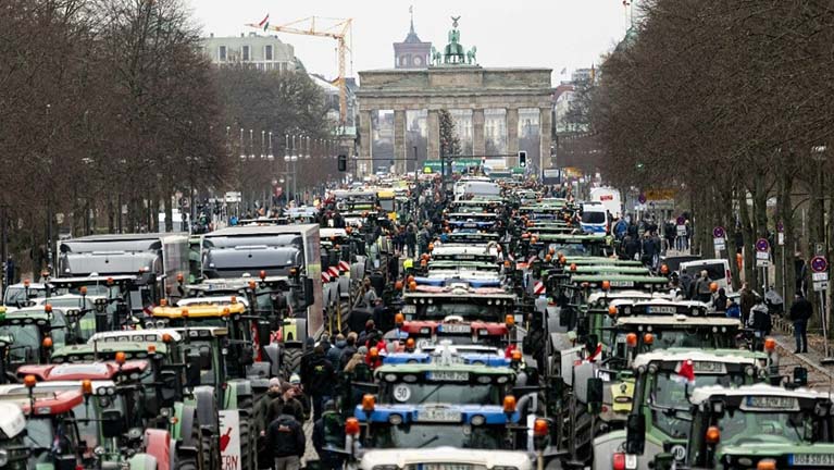 Berlin: nem lehet semmibe venni az emberek tiltakozását!