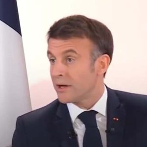 Macron: Vologya, kapsz rakétákat, csak folytasd a háborút!