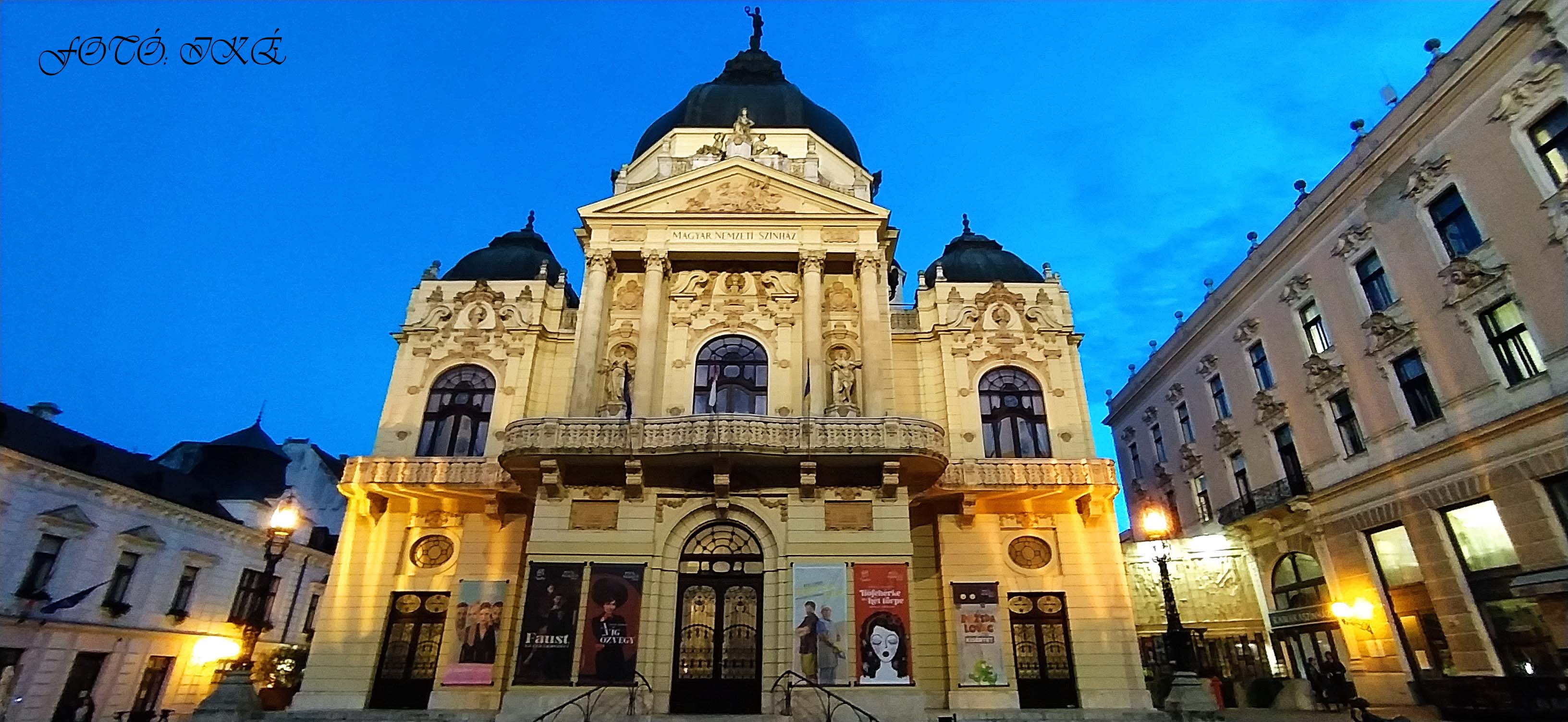 Visszatérnek az ittas vezetők a pécsi színházba