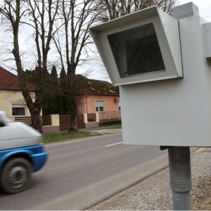 Az üres trafibox is autóst szelídít a somogyi utakon