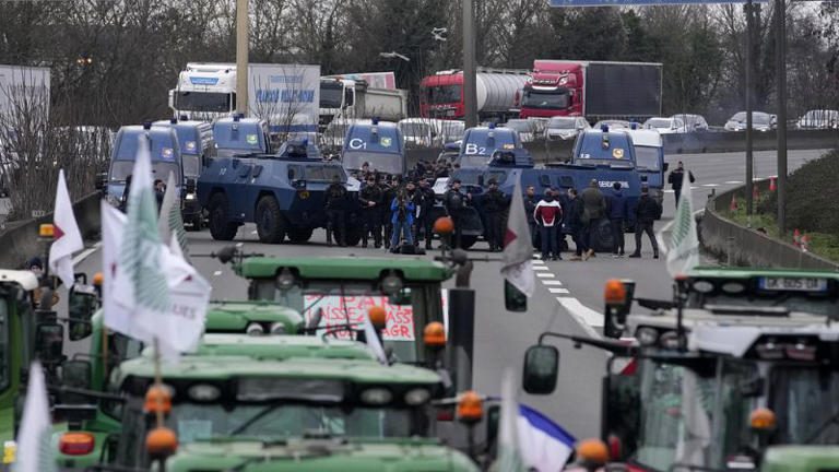 Elfogyott a francia hatóságok türelme, először tartóztattak le tüntető gazdákat