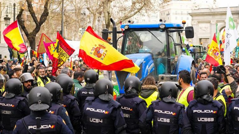 Madridba vonultak a tüntető spanyol gazdák