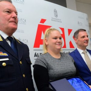 Miniszteri elismerést vehetett át a Siófoki Rendőrkapitányság munkatársa