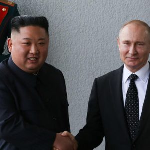 Putyin luxuasautót ajándékozott Kim Dzsongunnak