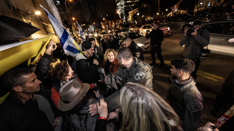 Tovább forrong Izrael, ezrek demonstráltak a nagyvárosok utcáin