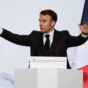 Macron kitart amellett, hogy nyugati katonák is mehetnének Ukrajnába, szerinte „stratégiai ugrásra” van szükség