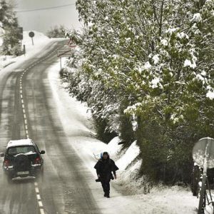 Téli vihar tombol Spanyolországban helyenként 20 centis hóeséssel