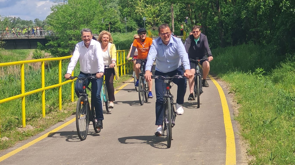 Lélegzetelállító panoráma is várja a kerékpárosokat Őrtilosnál