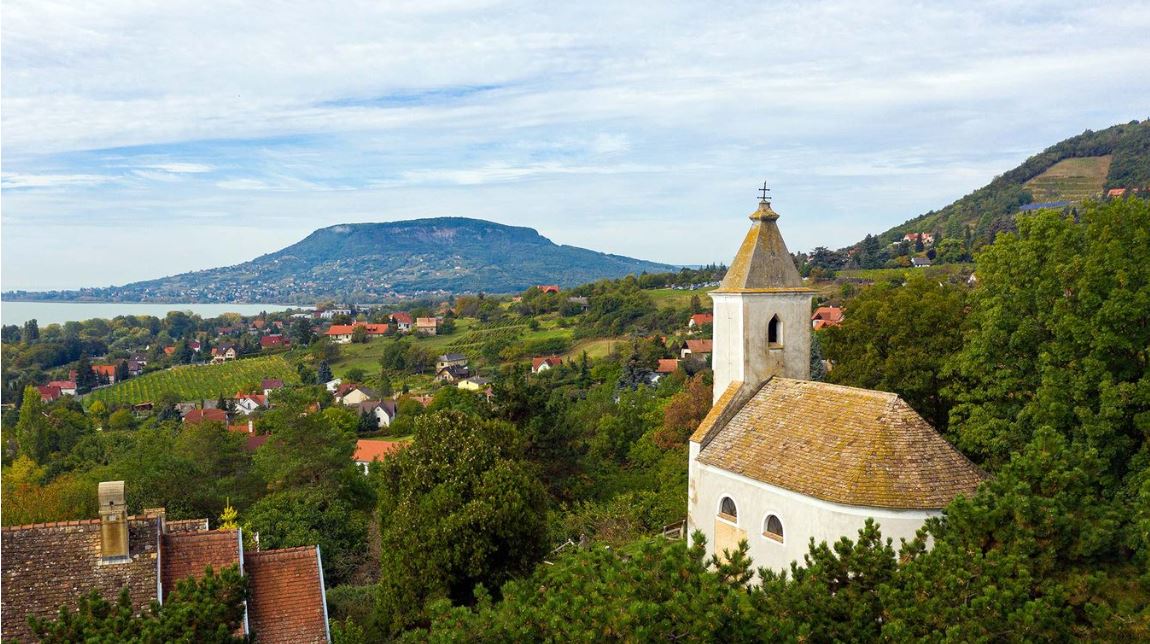 Lélekmenedékek a Balaton körül