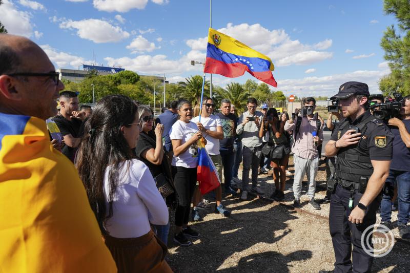 A spanyol miniszterelnök fogadta Venezuela politikai menedékjogot kérő korábbi elnökjelöltjét