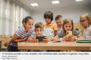 A rendelet pusztán a nem oktatási célú mobilhasználat esetében fogalmaz meg tiltást Forrás: Shutterstock Fotó: Miljan Zivkovic