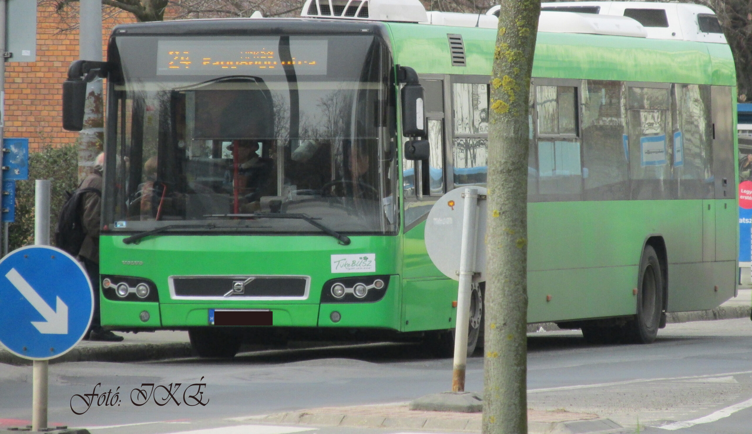 "Sajnos ahhoz, hogy a politikusok bérét ki lehessen jobban termelni, kevesebb buszjárat kellene."
