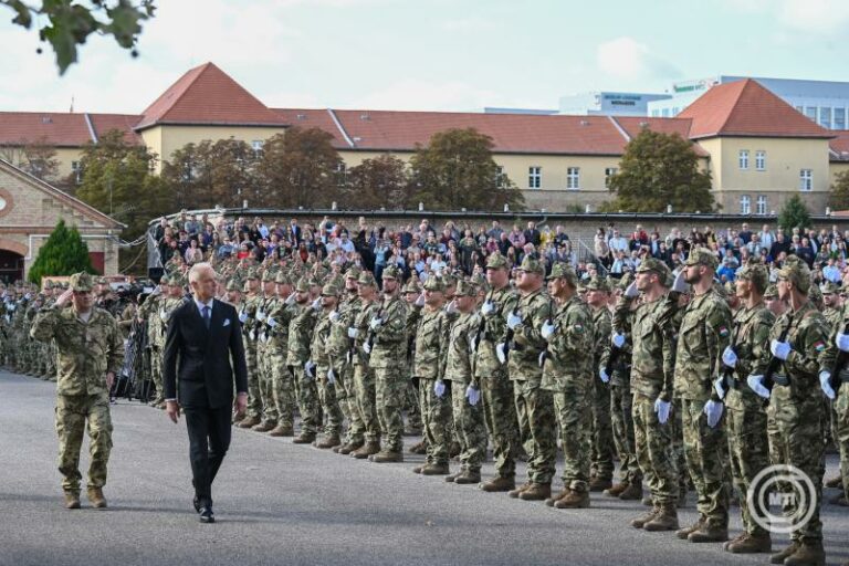 Szalay-Bobrovniczky Kristóf háromezer területvédelmi tartalékos csatlakozott a honvédséghez