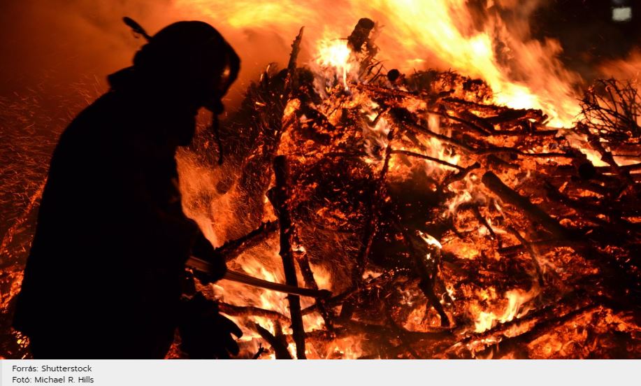 Az adventi időszakban naponta átlagosan 24 lakásban csapnak fel a lángok