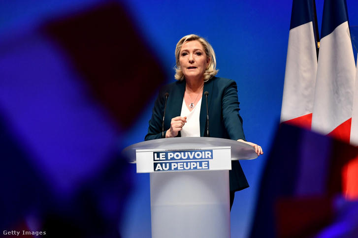 Le Pen megbuktatta a francia kormányt, felkészülhet Macron