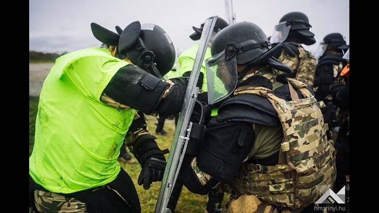 Koszovó: Hozzák haza a magyar katonákat!