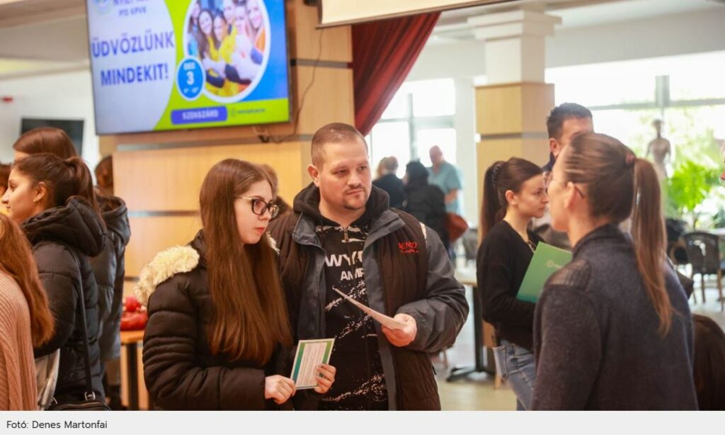 "legfőbb célja ennek a nyílt napnak, hogy az érdeklődő tanulók minél több információra tudjanak szert tenni a különböző képzésekről"