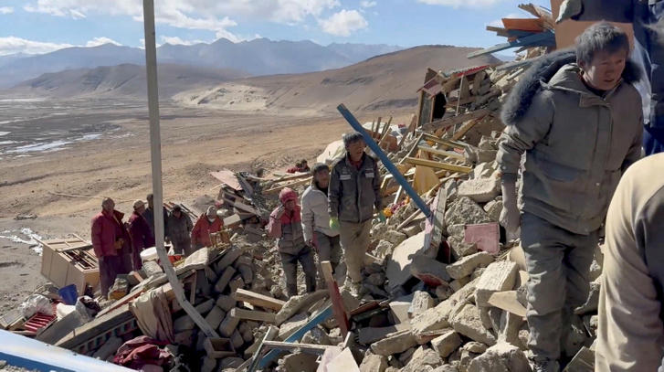 Egyre több a halálos áldozat Tibetben, a hatóságok versenyt futnak az idővel