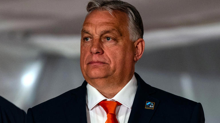 Magyar Péter szerint Orbán Viktor rendkívüli lépést fontolgat, válaszokat követelt tőle