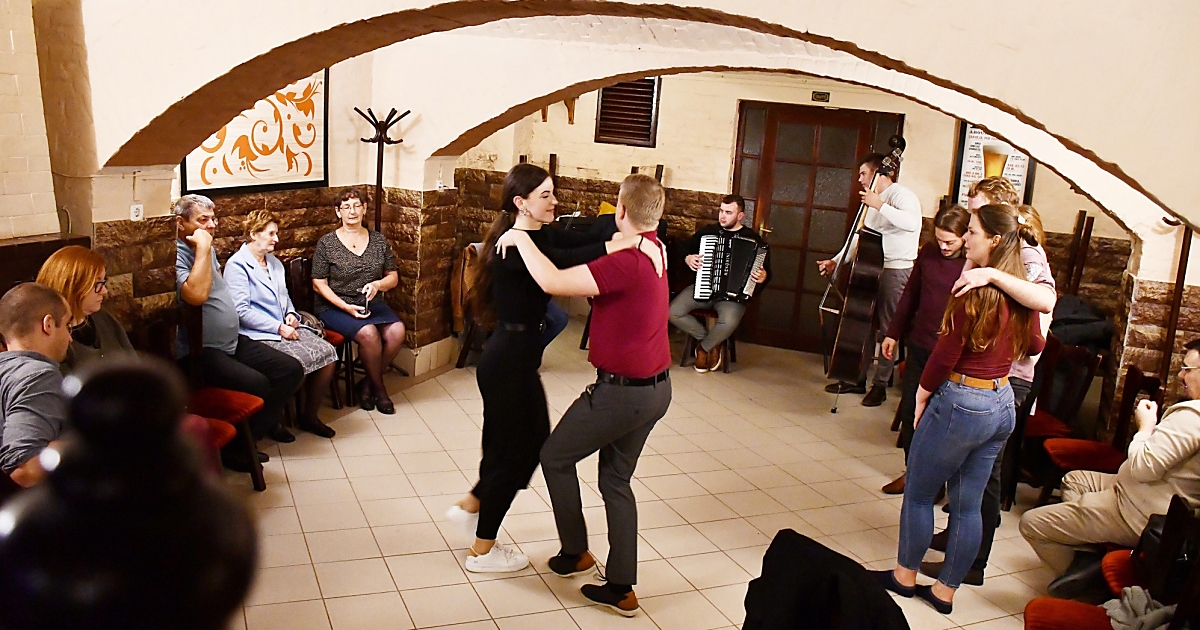 Táncházat és kézműves foglalkozást kínál a Kultúrfészek