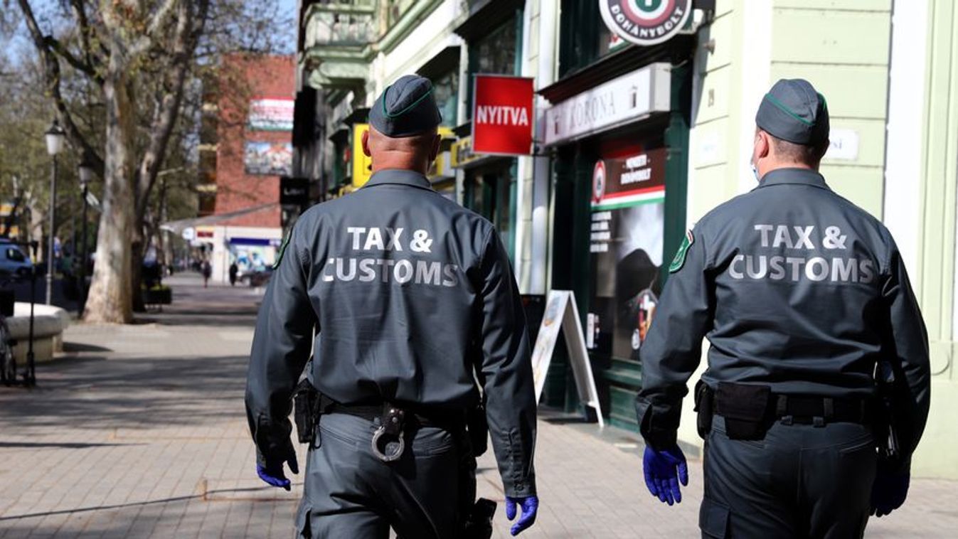 A magánszemély évekig engedély nélkül árult szoftverkódokat Forrás: MW