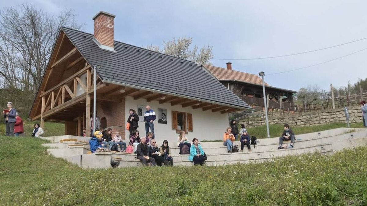 A Mészöly-tanya Szekszárdon. Tavasszal nagyobb a jövés-menés a külterületeken Forrás: TEOL