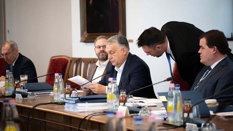 oszinte-beszedet-varunk-a-kormanytol
