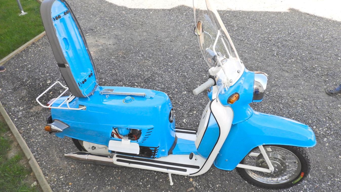 Gyermekként mindenki vágyott egy kismotorra. Forrás: MW Fotó: Arany Gábor