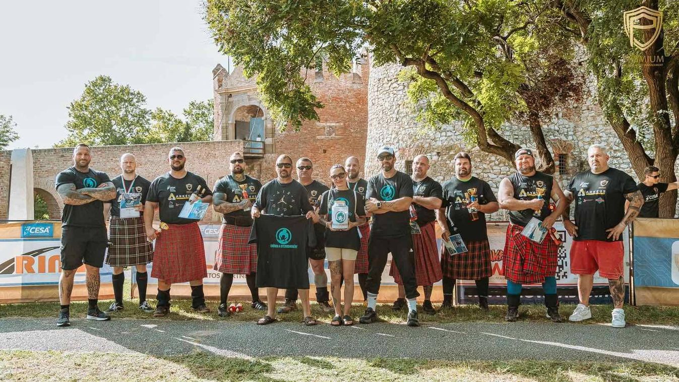 Erősemberek a várnál Fotó: Cesa Dèl-Dunàntùl - Facebook oldal