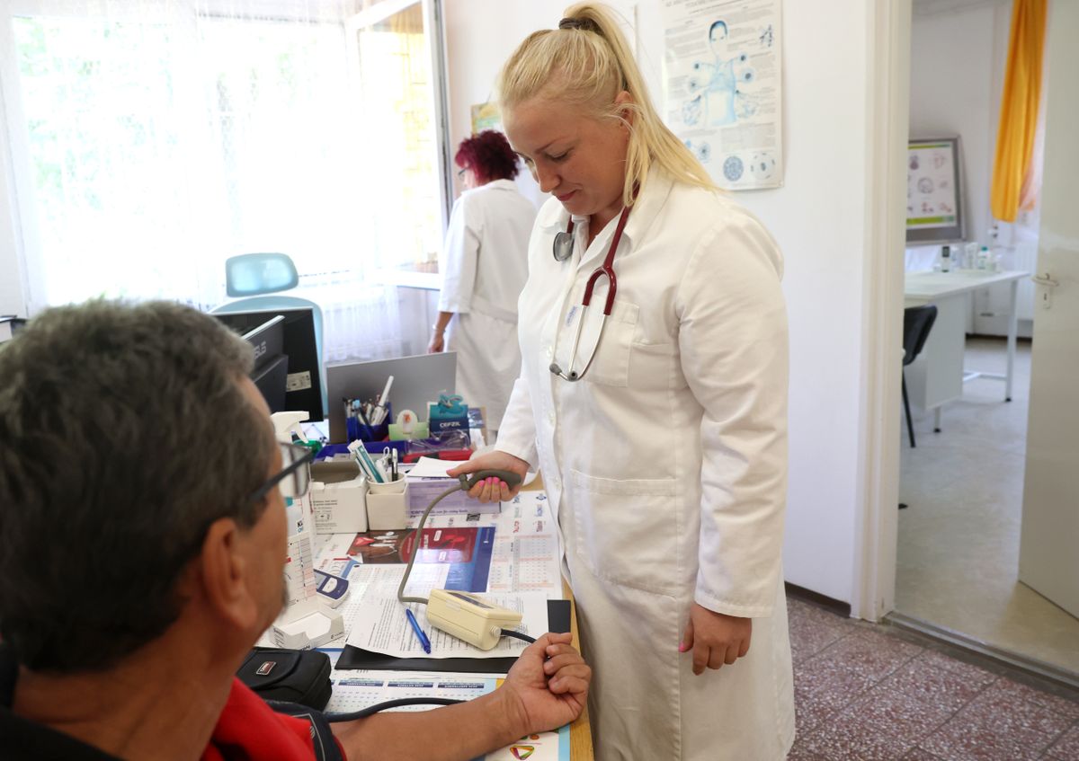 Aki igényli a közgyógyellátást, annak a háziorvos egy gyógyszerlistát ad Fotóillusztráció: Lang Róbert