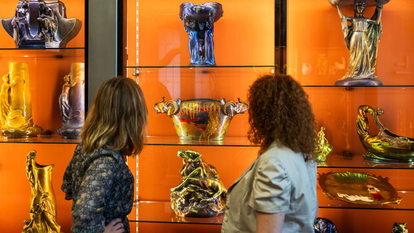 A Pécsi Zsolnayból szép számmal kerültek ki a gyűjtők, csodálók számára értékes műkincsek Forrás: MW Fotó: MW