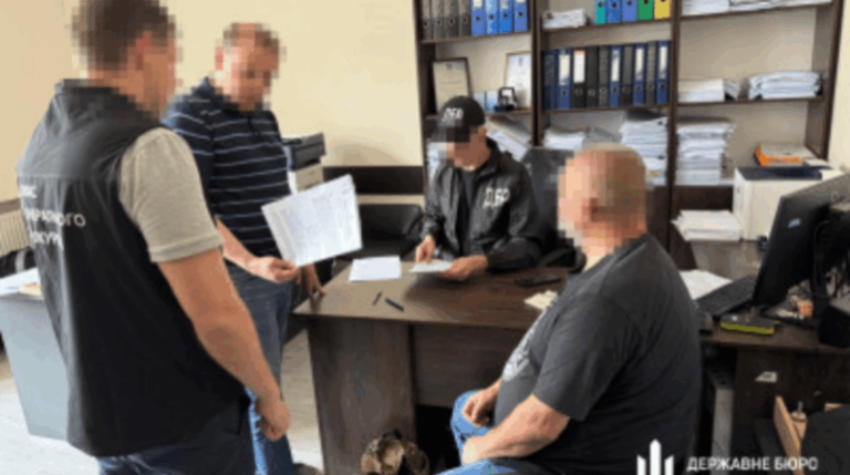 A nyomozás szerint több mint 12 millió hrivnya értékű vagyont szerzett, amelynek eredetét nem tudta igazolni.