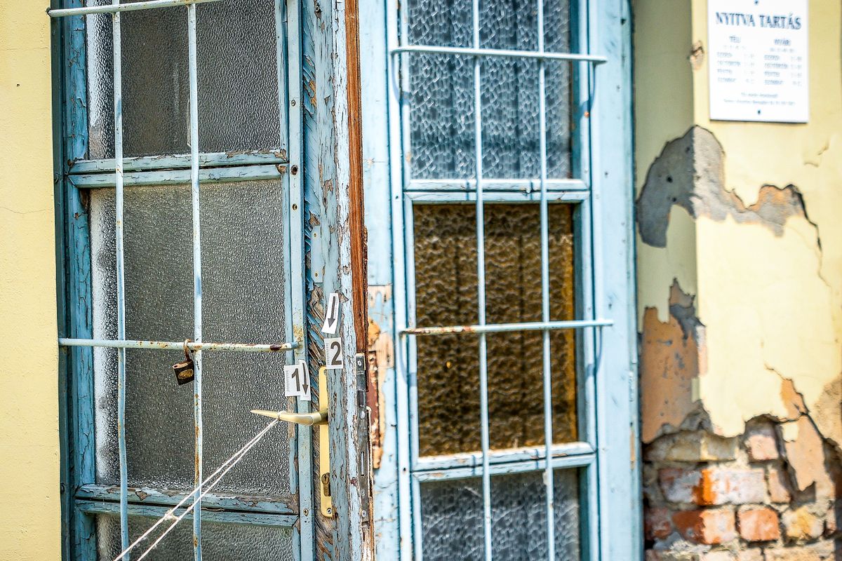 A betörők visszatértek a szekszárdi adományboltba Fotó: Denes Martonfai