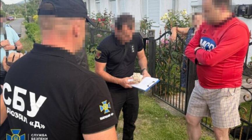 "A hatóságok közlése szerint az érintett neurológus az egyik járási kórházban dolgozott..."