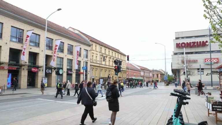 Több üzlet is bezárt az elmúlt időszakban Pécsen. Fotó: KOVACS LILIANA
