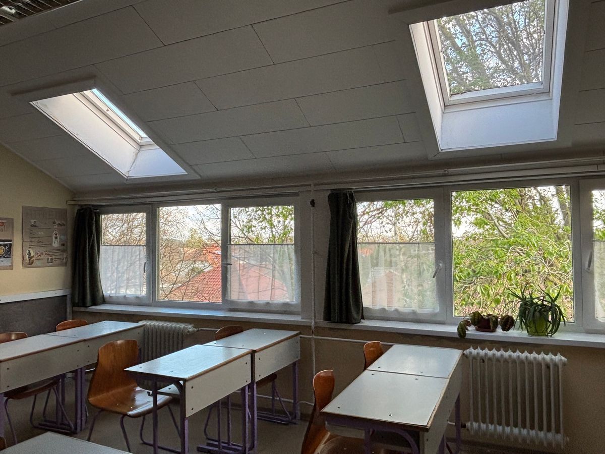 Szekszárdi Dienes Valéria Általános Iskola energetikai felújítása során cserélik a nyílászárókat Forrás: Beküldött kép