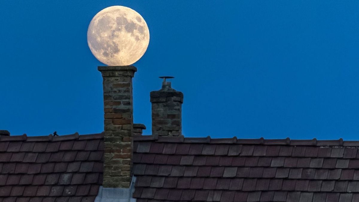 Friss sebhely a Holdon? Fotó: Makovics Kornél
