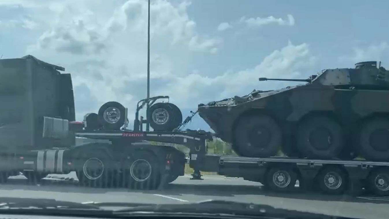 A zárt menetoszlop járművei közé nem hajthat be civil gépjármű!