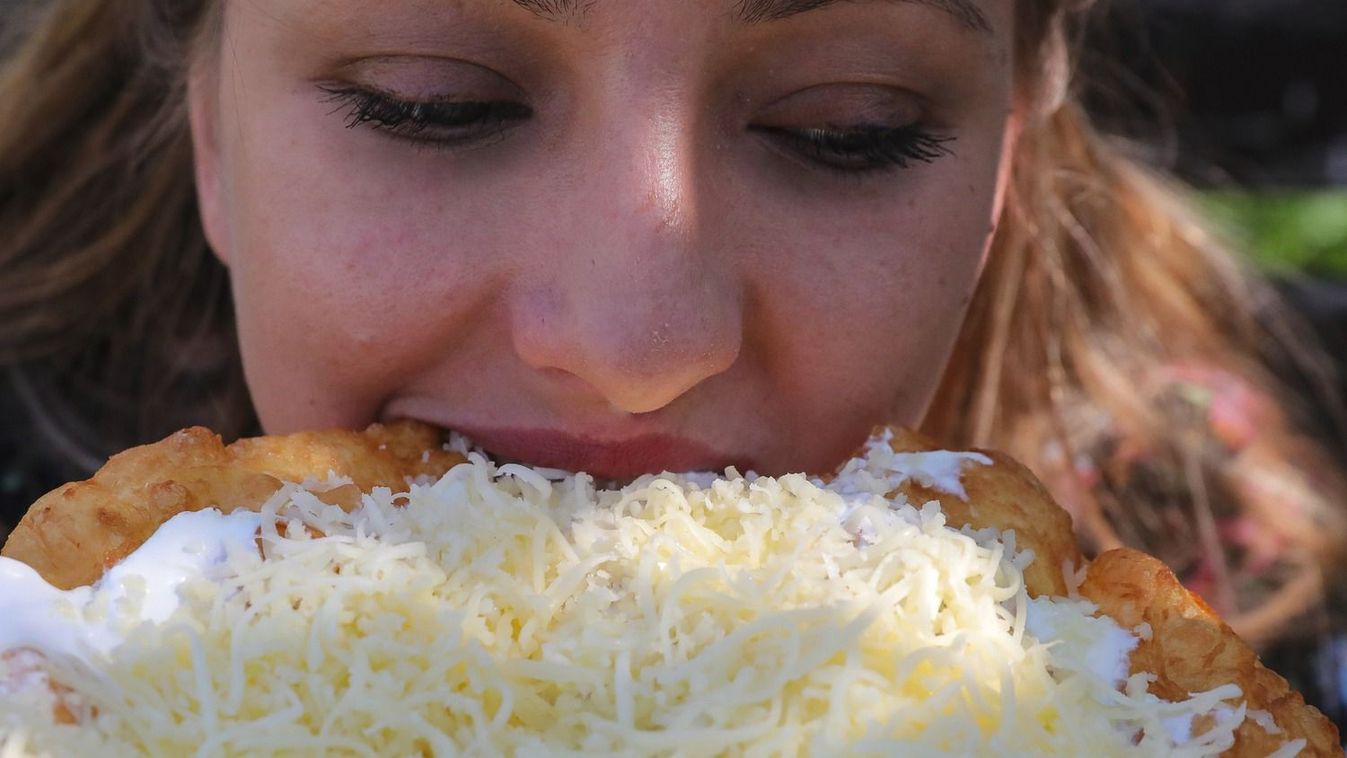 Te mennyit vagy hajlandó kiadni egy lángosért? Forrás: MW