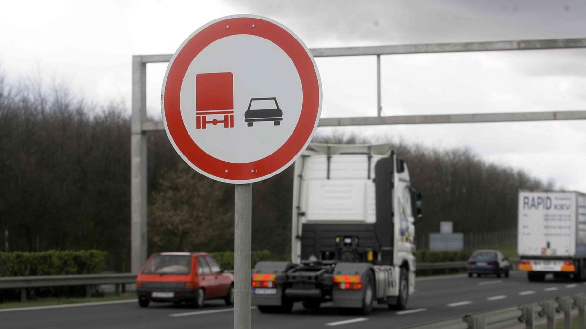 Főként a kamionokat ellenőrizték a rendőrök az M7-es autópályán Fotóillusztráció: Máté Péter