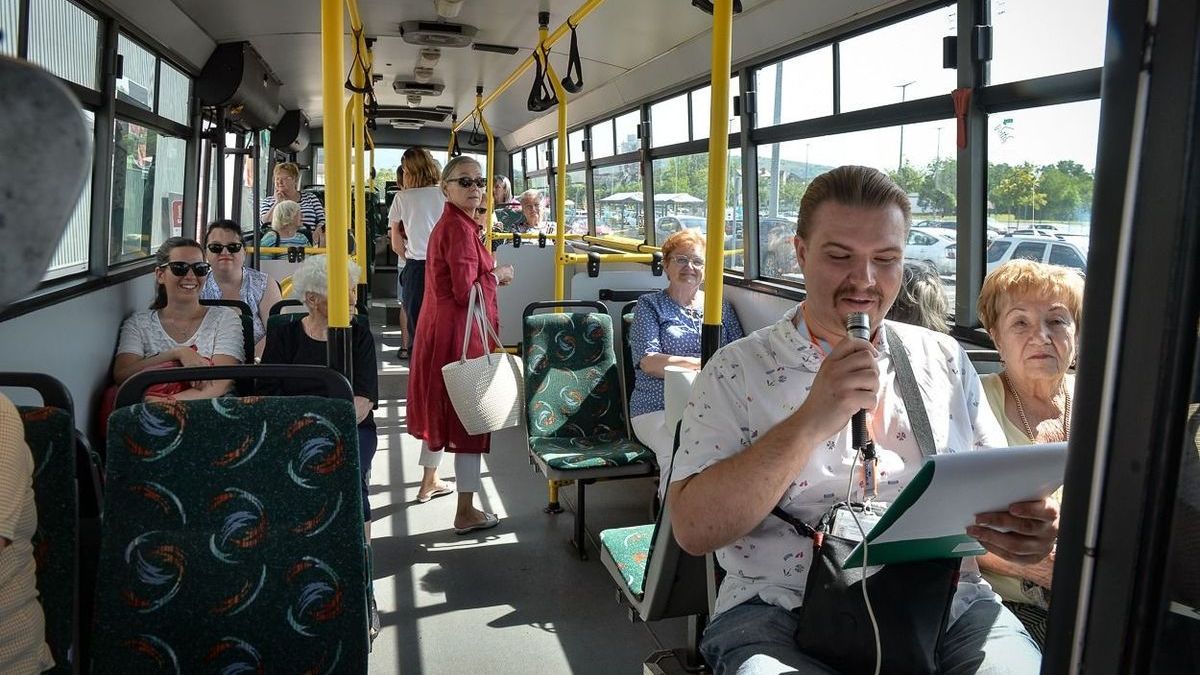 Autóbuszos városnézés idegenvezetővel Gyöngyösön az 1-es helyi járaton a 10 hét 14 program eseményeként Forrás: Czímer Tamás / Heol.hu