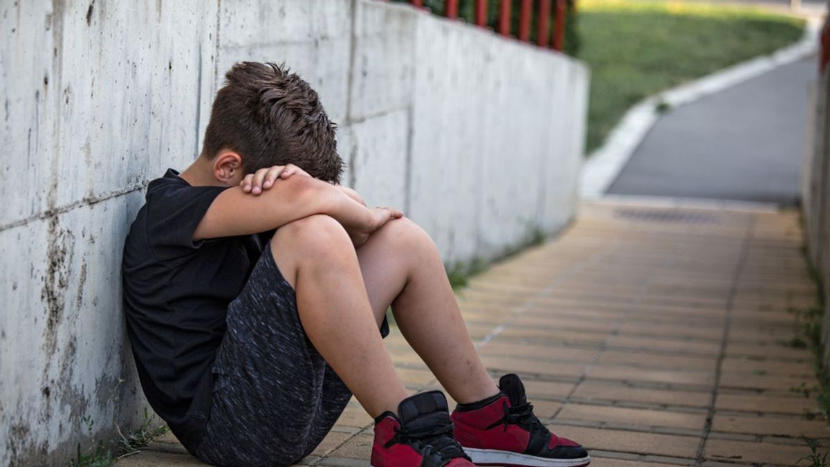 Rablás Gyöngyösön: egy felnőtt rabolt ki egy iskolába tartó kisfiút. Forrás: Shutterstock