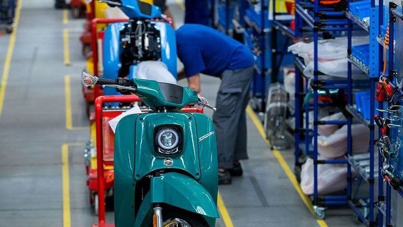 Német tervezésű, és Lengyelországban készül a Govecs eSchwalbe. A Simson márkanevet nem használhatják Forrás: Govecs AG