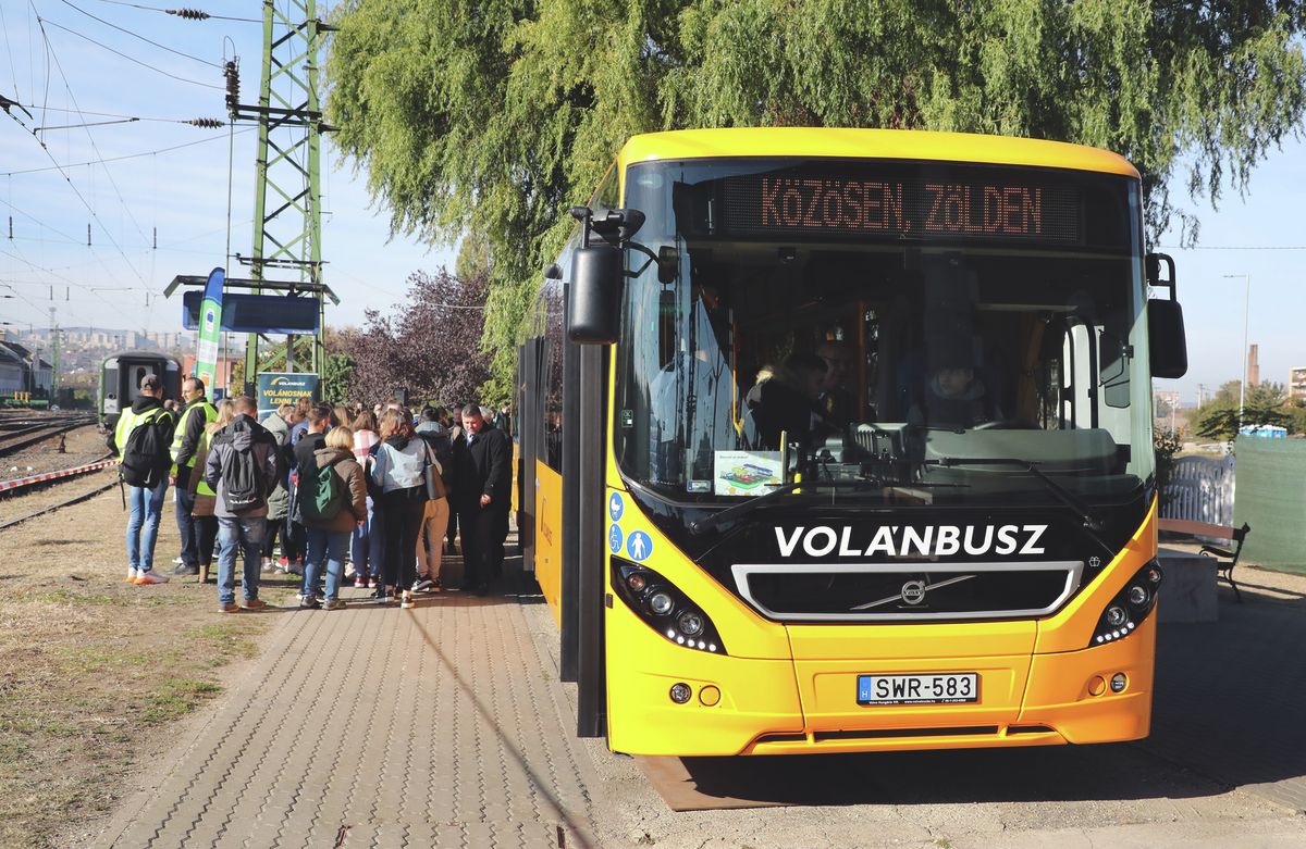 A buszt választják a vonat helyett. Fotó: MW