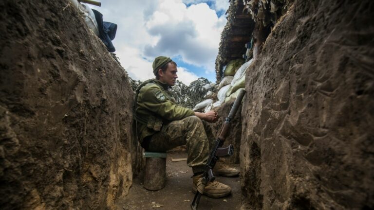 "A költségek előteremtése érdekében Zelenszkij egyeztetéseket kezdett több nemzetközi vezetővel..."