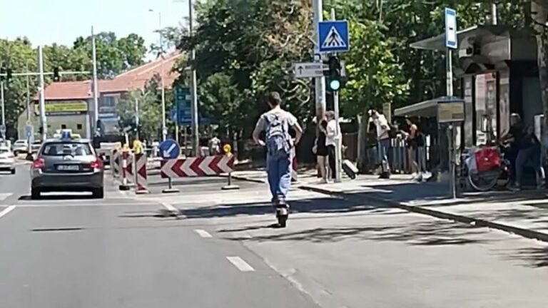 Ez így nem jó! Szabálytalanul és veszélyesen közlekedett a rolleres Forrás: Katona Ágnes szakoktató Facebook-oldala